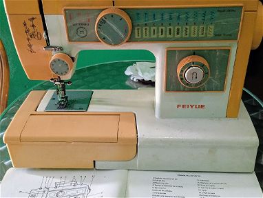 Máquina de coser electrica FEIYUE,con todos sus accesorios y manual, en 10000 - Img 64542694