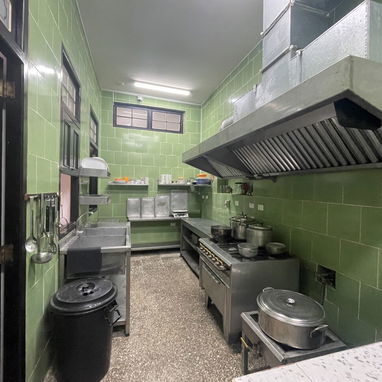 REBAJA RESTAURANTE TOTALMENTE EQUIPADO EN HABANA VIEJA - 7/10