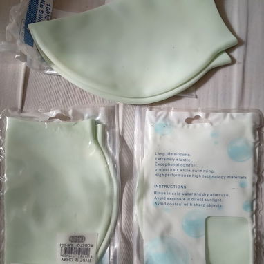 Gorro de silicona verde claro para natación, playa, piscina - 2/2