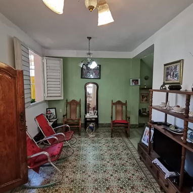 Casa Independiente en el vedado de dos plantas  de 3/4 y 2 baños. - Img 119743763