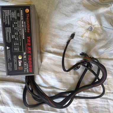 Fuente Thermaltake de 1000W 80 Plus Bronze Semi-modular cables largos (Tengo todos los módulos). - Img 127588133