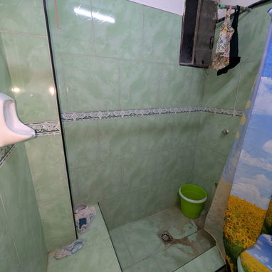 Vendo apartamento interior pero quedó de frente a la calle en 10 de octubre Lawton la calle paralela a dolores y cerca d - Img 121093347