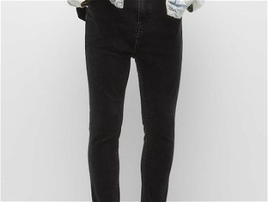 Pantalón (Jeans) Pull and Bear 35€ - Img 54448032