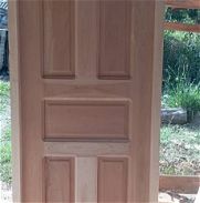 Se vende puertas de cedro con su marco - Img 45845818