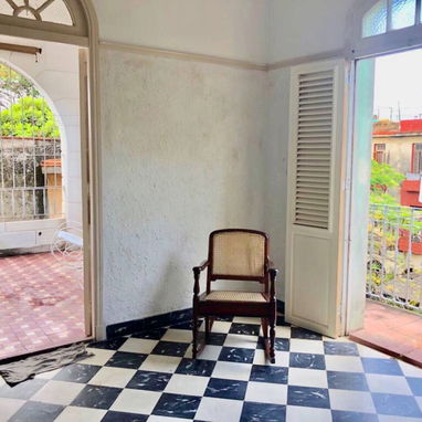 RENTA LINEAL VEDADO - 4 CUARTOS, 2 BAÑOS, GARAJE - 8/10