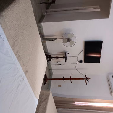 Rento habitación amplia a cubanos y extrangeros.Dos camas cameras - Img 120328750