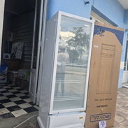 Exhibidora de 12.5 pies marca Royal - Img 55985756