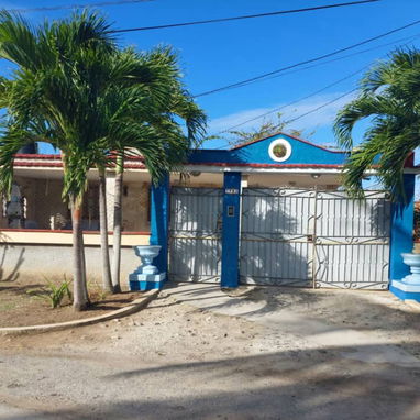 Casa Yanet con piscina grande de 3 habitaciones en Guanabo con sus paneles. Whatssap 5 2959440 - Img 119806406