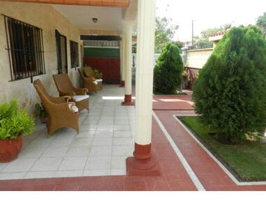 🌟 Renta casa en Cojímar de 3 habitaciones,2 baños, piscina, portal, cocina, parqueo - Img 64124736