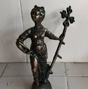 Vendo giraldilla de bronce. 22 cm de altura. - Img 49897570