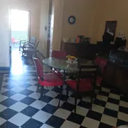 Apartamento en buen estado constructivo en el segundo piso de un edificio capitalista de 4 pisos en el Vedado - Img 56752256