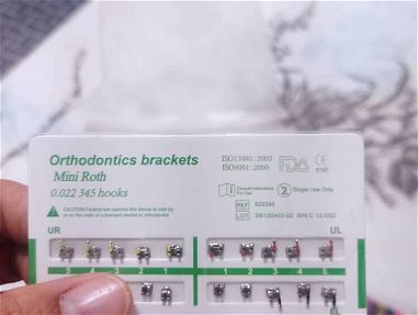 Bracket y elastómeros para tratamiento de ortodoncia. - Img 66570507