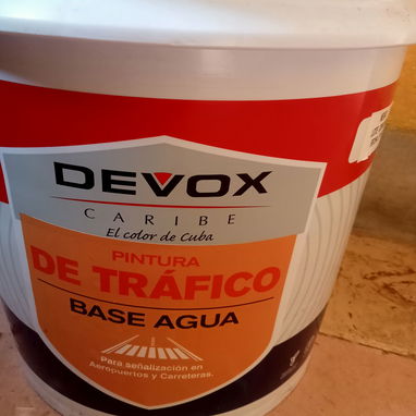 Pintura de tráfico base de agua color negro ⚫ 19 litros - Img 120239168