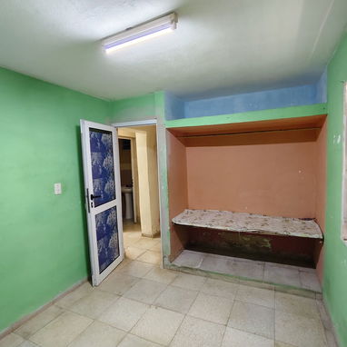 Se vende apartamento en bajos, Reparto Marti. - Img 125521467