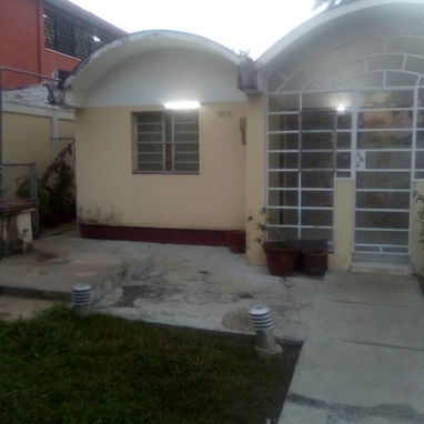 Se renta magnifica vivienda (A Cubanos y Extranjeros) ubicada entre el Reparto La Coronela, por la zona de Atabey. - Img 118242180