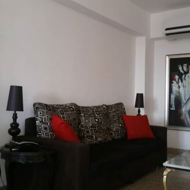 900 USD .HAY PANEL SOLAR ,RENTO LINEAL PROPIEDAD HORIZONTAL DE 3 HABITACIONES, EN EL VEDADO POR LINEA Y PASEO 52501177 - Img 126023912
