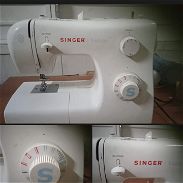 Máquina de coser doméstica marca Singer - Img 45459054