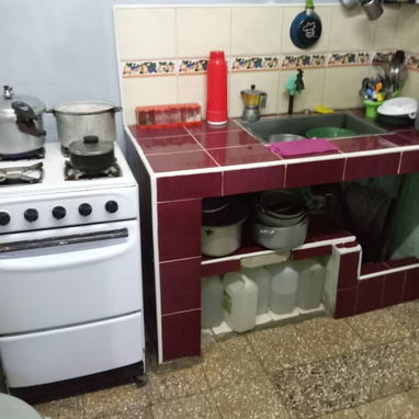 Casa super céntrica todo cerca Manrrike y Reyna - Img 117749813