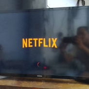 Tv Samsung de 32 pulgadas con cajita interna, Smart TV - Img 56661782