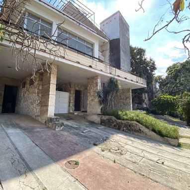 PROPIEDAD HORIZONTAL DE 6 DORMITORIOS Y GARAJE EN MIRAMAR – 300 MIL USD - Img 121410642