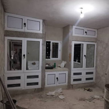 Carpinteria Marqueteria de aluminio y cristal puertas ,ventanas , closet , Bajos de meseta ,paños fijos y más - 6/10