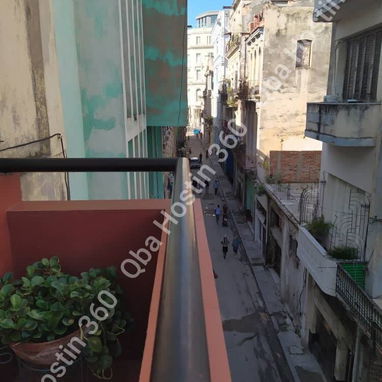 Renta en el corazon de La Habana Vieja de 1 habitacion doble para 4 personas. - Img 105774341