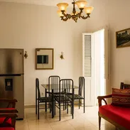 Apartamento independiente con balcón al lado de la tienda de Carlos III - Img 56283664