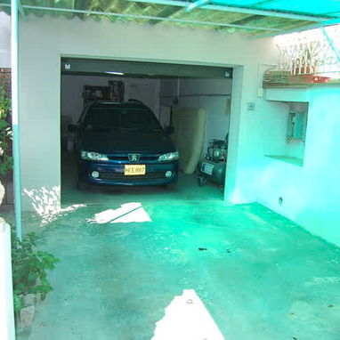 Casa independiente con dos aptos ideales para rentar. Santos suarez+ garage. Ideal para negocio - Img 103820686