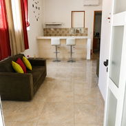 Se renta apt en el Vedado calle 21 entre E y F - Img 56414345