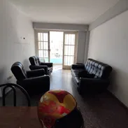 Apartamento primer piso frente calle en el vedado - Img 55364133
