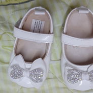 Zapatos de bebe blancos (medida 11 cm) - Img 55633192