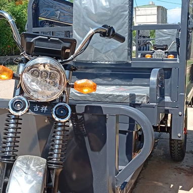 TRICICLO X-RIDER — Modelo XR40 - 6/10