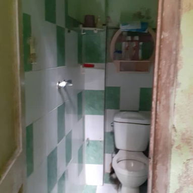 Vendo, en Centro Habana, vivienda en bajos, 3/4 reales y 3 baños. 58711030 Adis - Img 117490981