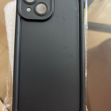 Forro celular iPhone 15  negro y iPhone 13 Pro  dorado - Img 112911455