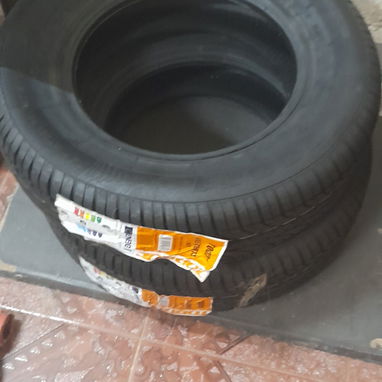 Vendo 2 gomas 175/70 R13  R - 2/3