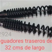 AMORTIGUADORES TRASEROS DE MOTO, 32CMS DE LARGO - Img 46008776