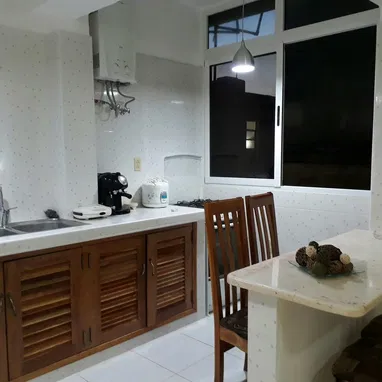 RENTO APTO LINEAL EN EL VEDADO 2 HAB Y 2 BAÑOS, +53 58463952 - Img 123255636