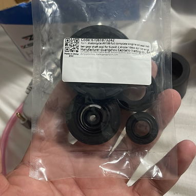 Vendo piñón de cuarta racing de Suzuki ax 100 y otras piezas interesados llamar o escribir por WhatsApp - Img 127169547