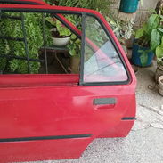 Vendo las 3 puertas traseras y cristal de atras a la izquierda peugeot 205.. última rebaja - Img 55845548