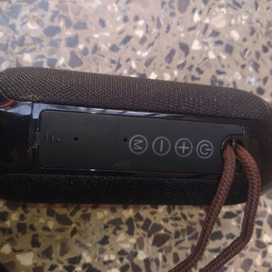 Vendo mi Bocina Marca T&G que no Tiene ni 10 Días de uso es Nueva. Soy de Luyano - Img 125782111