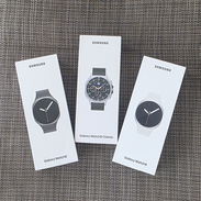 APPLE WATCH Y SAMSUNG GALAXY WATCH , LOS MEJORES RELOJES INTELIGENTES DE CADA MARCA , SELLADOS EN CAJA 52830802 - Img 54732251