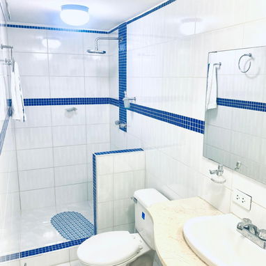 Se renta lujosa vivienda con 6 habitaciones y sus baños privados Ral0062 - Img 122465597