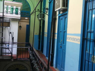 ⭐ Renta de casa en La Habana Vieja,a 2 cuadras del Malecón Habanero,4 habitaciones climatizadas, baños privados,minibar - Img 53230597