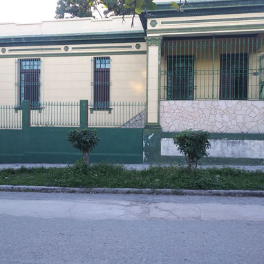 Casa independiente 3/4,jardín,portal,2 garajes,patio - 7/10