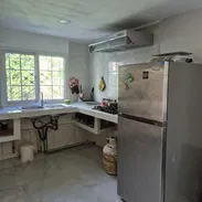 VENDO CASA DE CONSTRUCCIÓN COLONIAL RECIÉN REPARADA Y REMODELADA EN EL REPARTO PARAJON BOYEROS..CERCA DE LA CASA DE LOS - Img 58444298