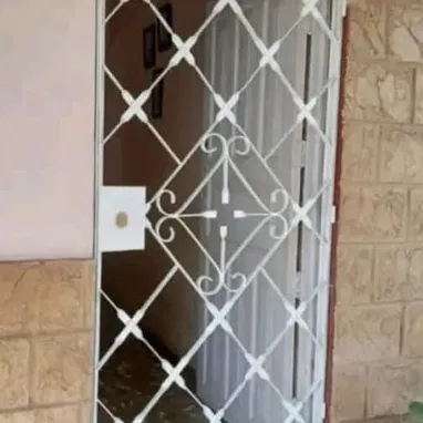 Se hacen Rejas para ventanas, puertas, ventanas de baño y cocina. - Img 121287157
