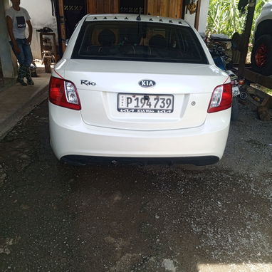 Se vende Kia Rio - 2/5