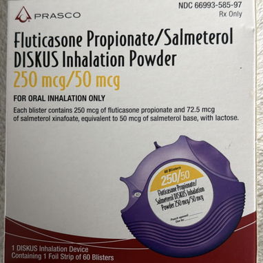 Vendo estos medicamentos importados 1- Fluticasone Propionate/ Salmeterol diskus inhalation Powder 40 2- Fluticasone - Img 126697302