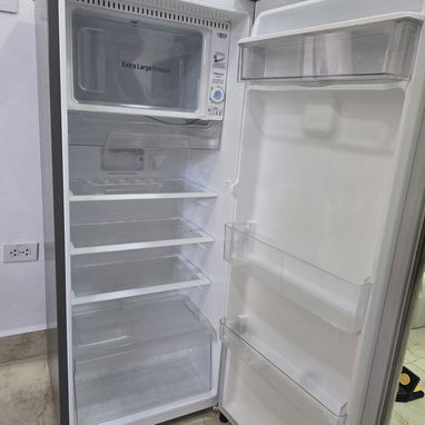 Frio LG 7 pies solo 4 meses de uso - 2/3