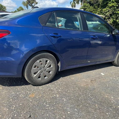 Vendo o negocio Kia rio del 2019 carrito bueno - Img 93163754